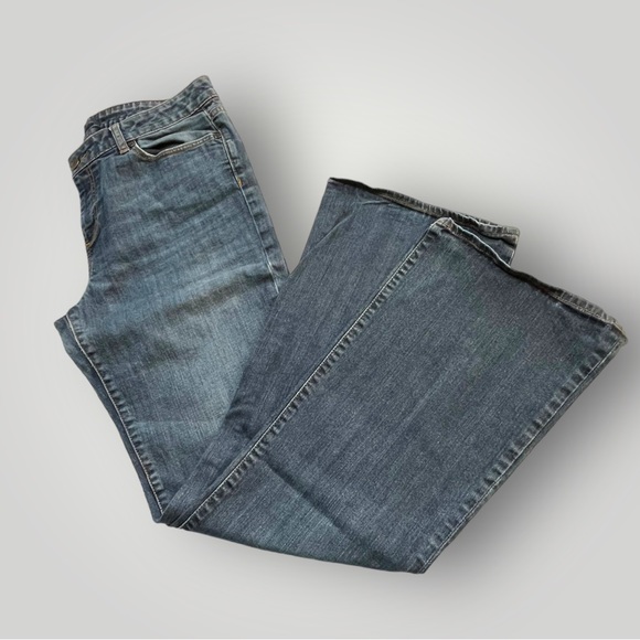 Talbots Boot Cut- Mid Rise Jeans - Picture 13 of 15